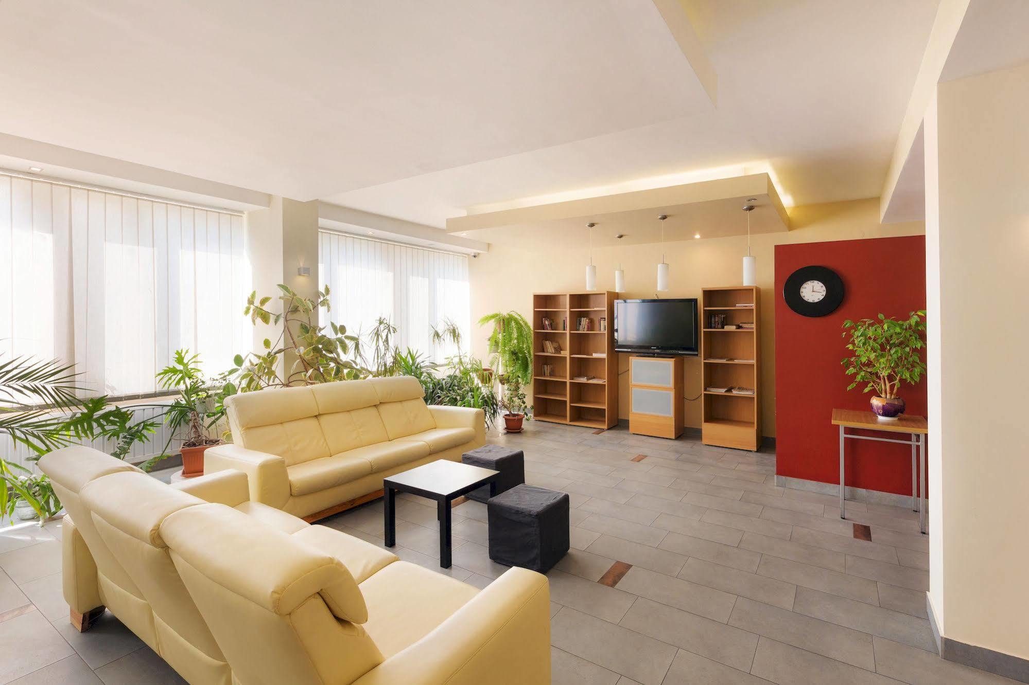 Dom Turystyczny Indigo Hostel Krakow Ngoại thất bức ảnh