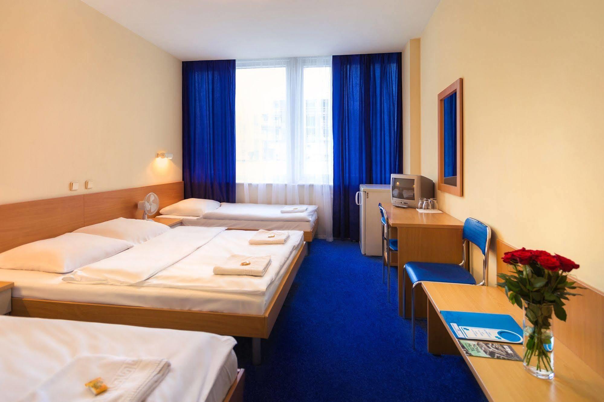 Dom Turystyczny Indigo Hostel Krakow Ngoại thất bức ảnh