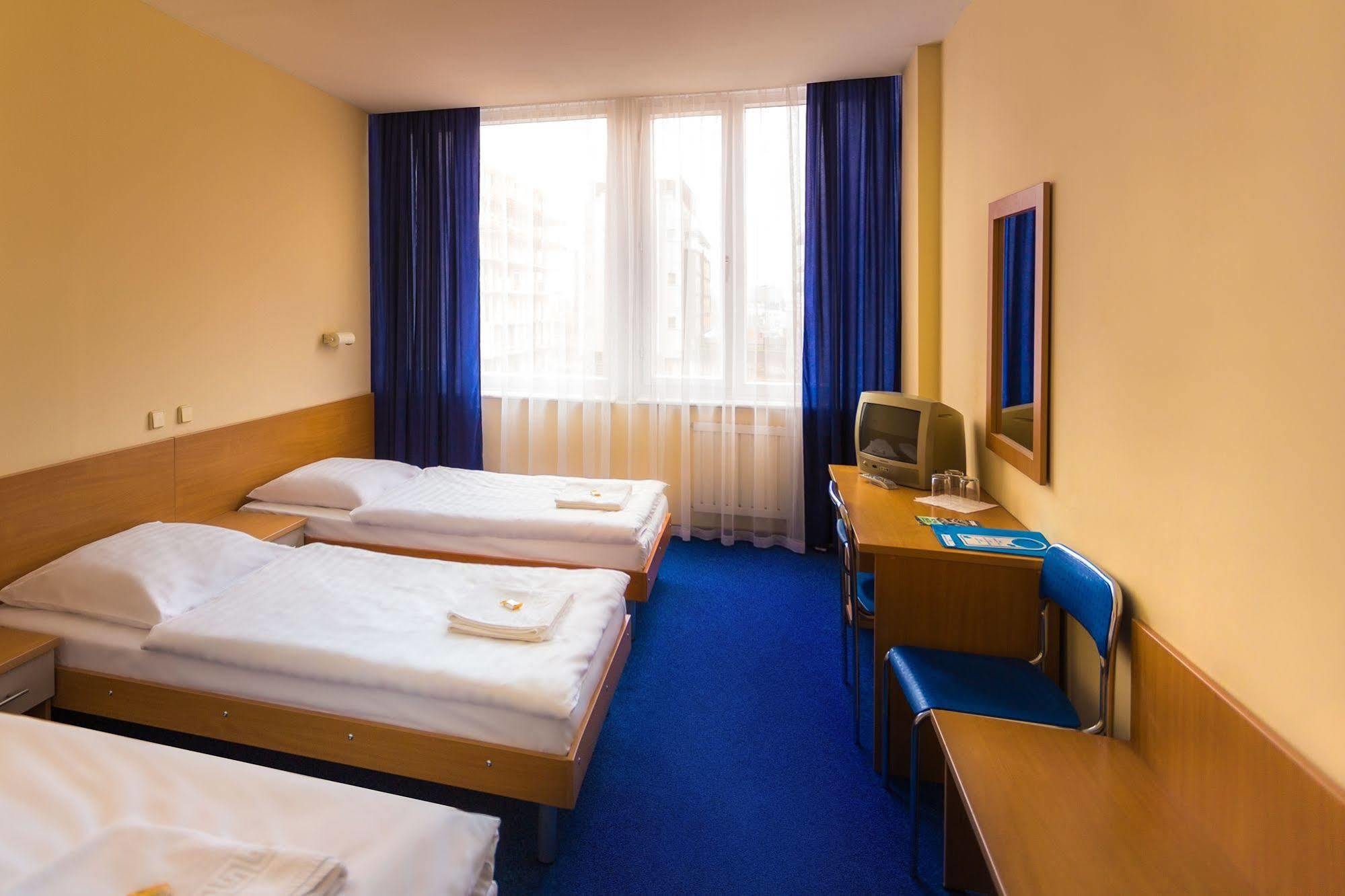 Dom Turystyczny Indigo Hostel Krakow Ngoại thất bức ảnh