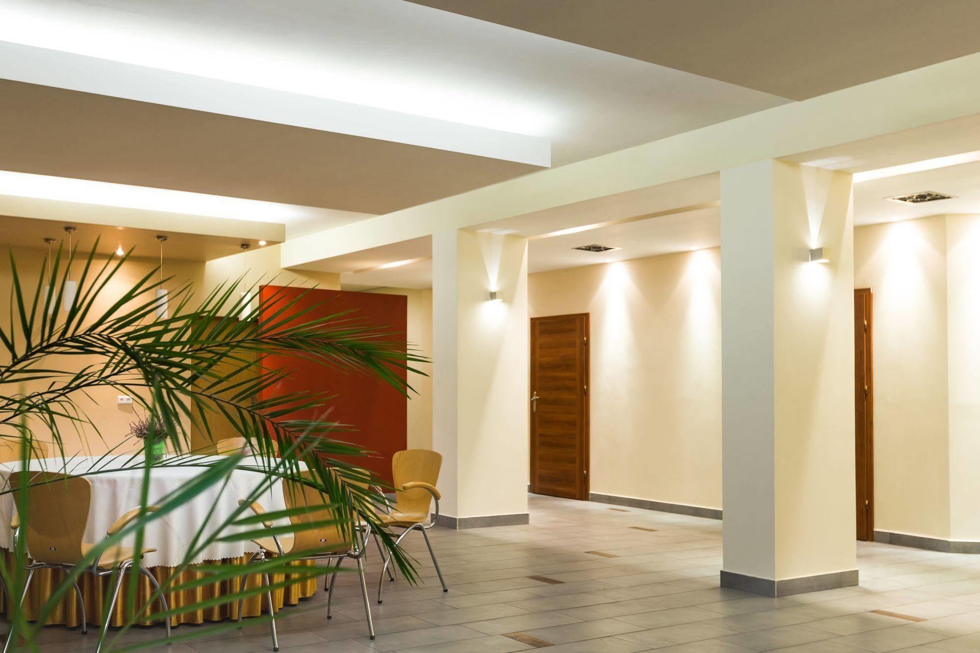 Dom Turystyczny Indigo Hostel Krakow Ngoại thất bức ảnh